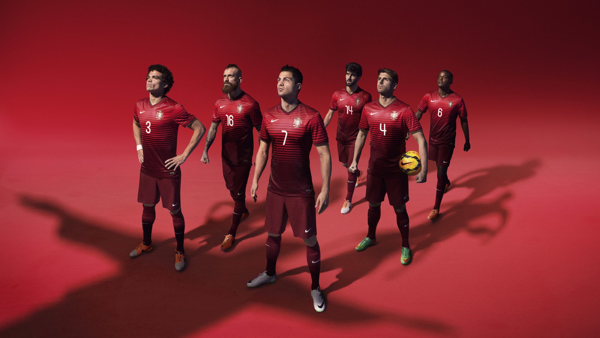 -“全民全运”燃动新疆—四季滑雪场迎客来